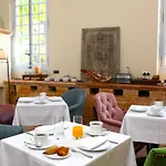 Chateau De Hotel 4*