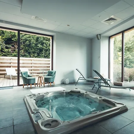 Chateau De Hotel 4*