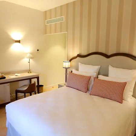 Chateau De Hotel 4*