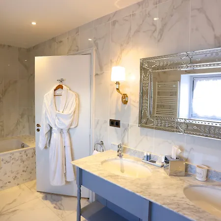 Отель Chateau De 4*