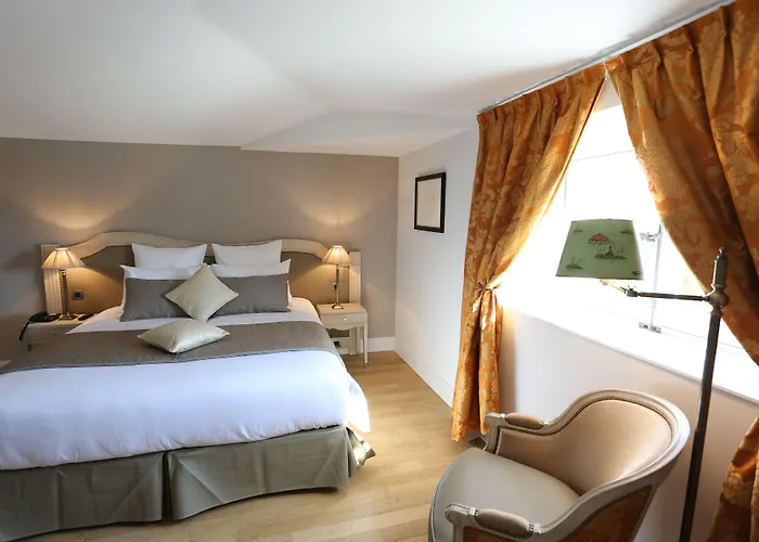 Chateau De Отель