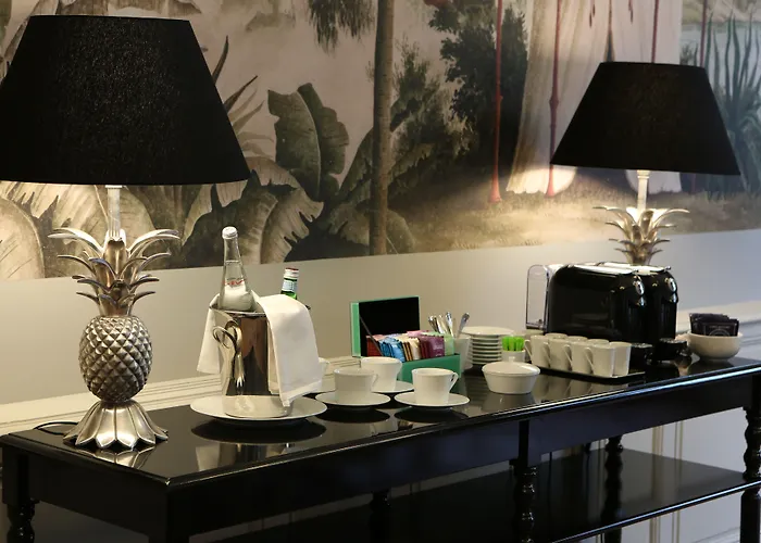 Chateau De Отель