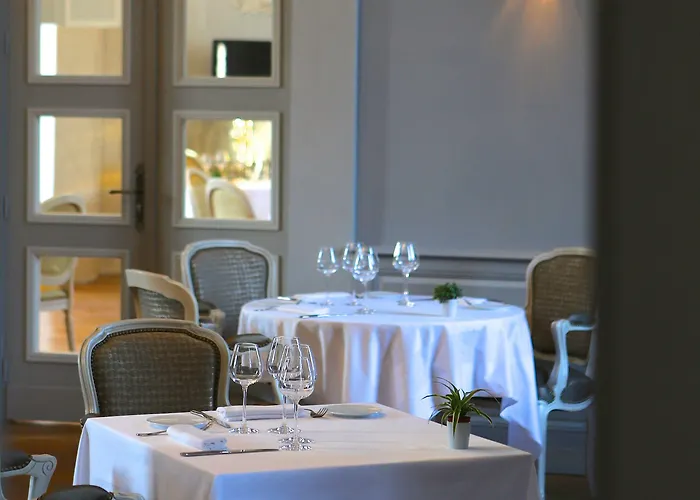 Отель Chateau De 4*