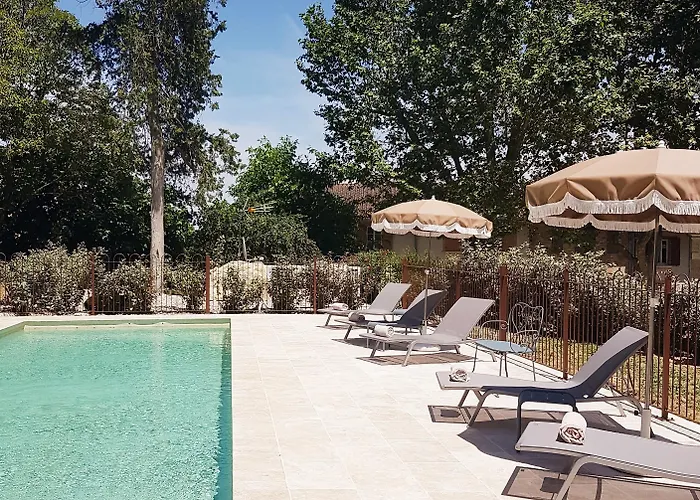 Chateau De Отель