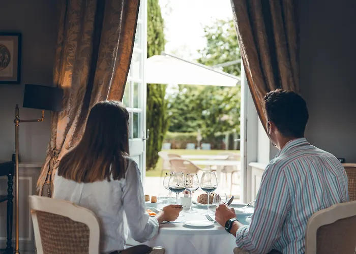 Отель Chateau De