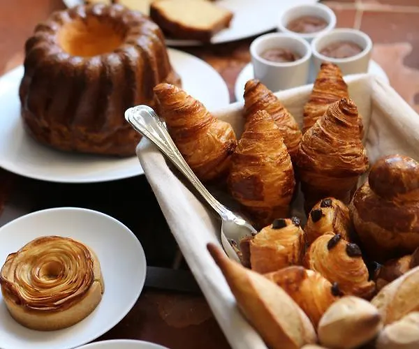 Отель Chateau De